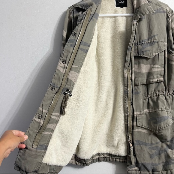 Rails Whitaker Tencel Linen Blend Camo Jacket w Faux Fur Lining Sz Medium Green - Picture 5 of 11